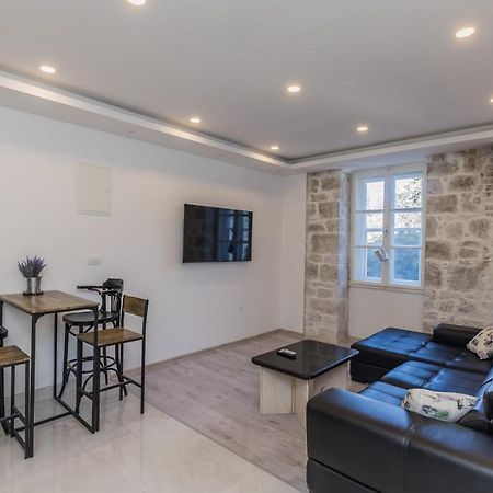 Seafront Apartments Karlo คาชเตลา ภายนอก รูปภาพ