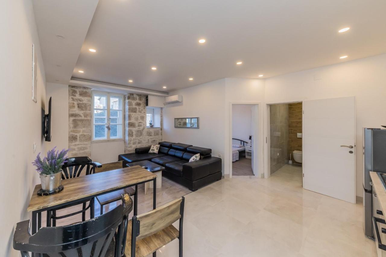 Seafront Apartments Karlo คาชเตลา ภายนอก รูปภาพ