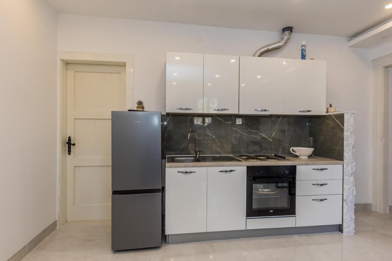 Seafront Apartments Karlo คาชเตลา ภายนอก รูปภาพ
